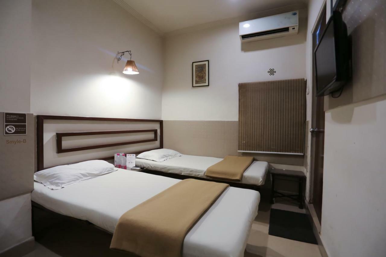 Smyle Inn - Best Value Hotel Near New Delhi Station Экстерьер фото