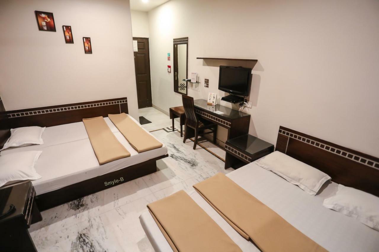 Smyle Inn - Best Value Hotel Near New Delhi Station Экстерьер фото